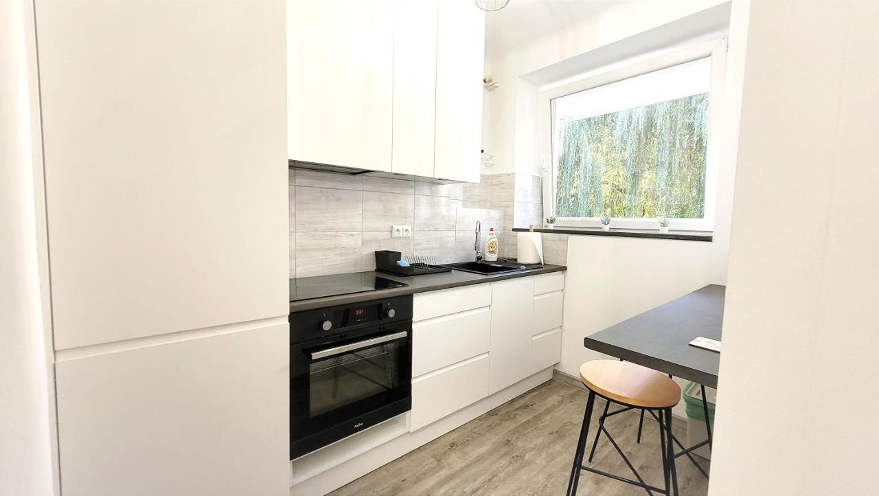 Great Life - Apartment Next To Metro Station Varsavia Esterno foto