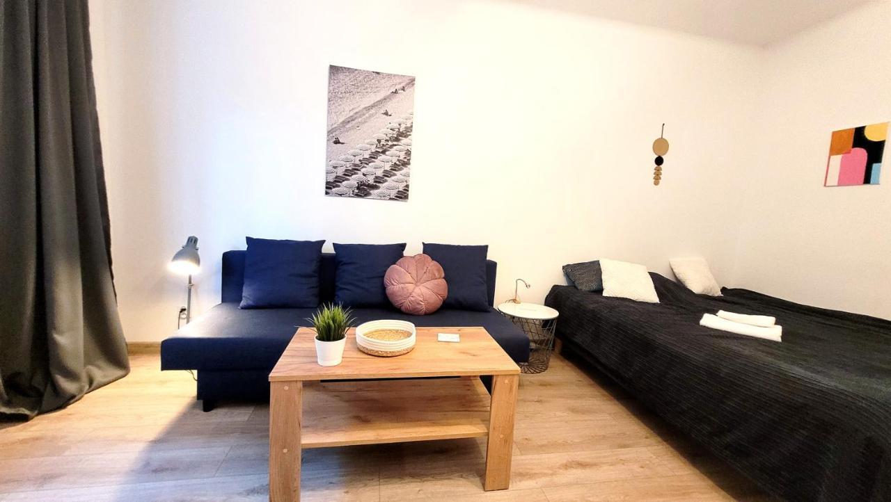 Great Life - Apartment Next To Metro Station Varsavia Esterno foto