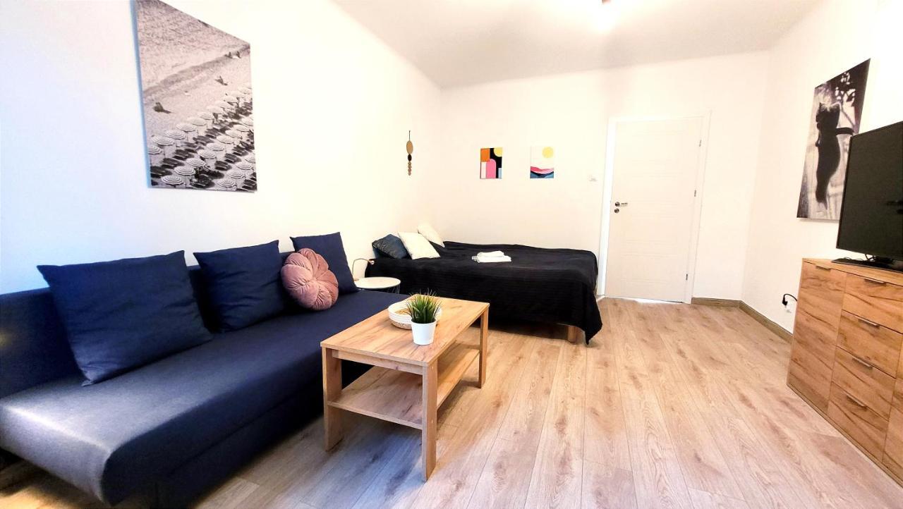 Great Life - Apartment Next To Metro Station Varsavia Esterno foto