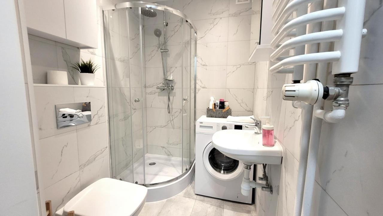 Great Life - Apartment Next To Metro Station Varsavia Esterno foto